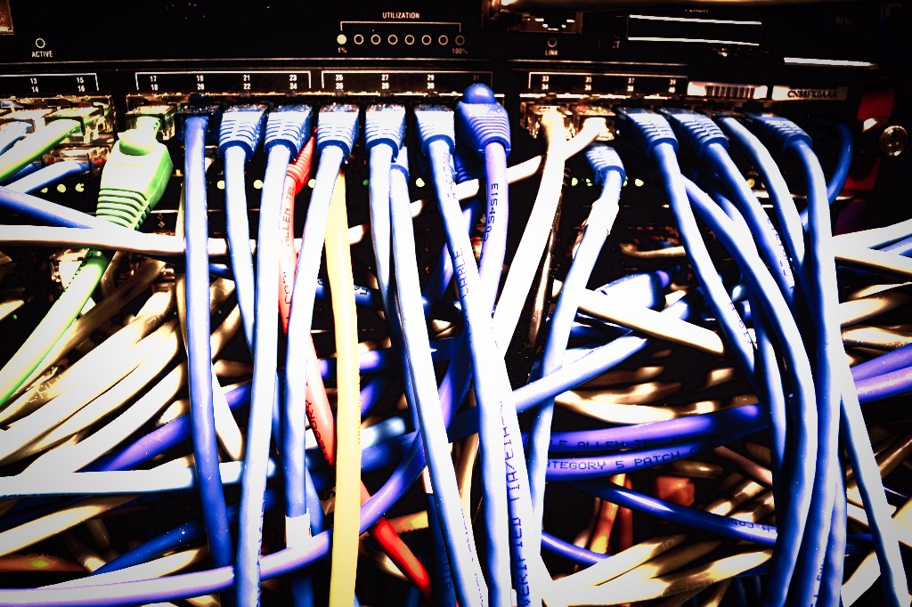 Mehr über den Artikel erfahren Die Gefahr lauert im Unternehmen!   70% der Cyber-Angriffe kommen nicht aus dem Internet.